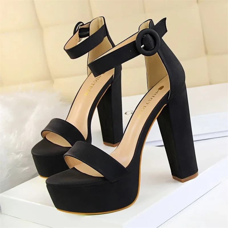 Nieuwe Mode Eenvoudig Comfort Vrouwen Platform Hoge Hakken Sandalen Zomer Peep Toe Party Bruiloft Pompen Gesp Afslankschoenen