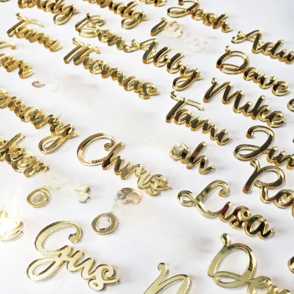 20 stuks gepersonaliseerde gegraveerde bruiloft naam plaatskaarten aangepaste bruiloft verjaardagsfeestje laser gesneden naamplaatje instelling tafel