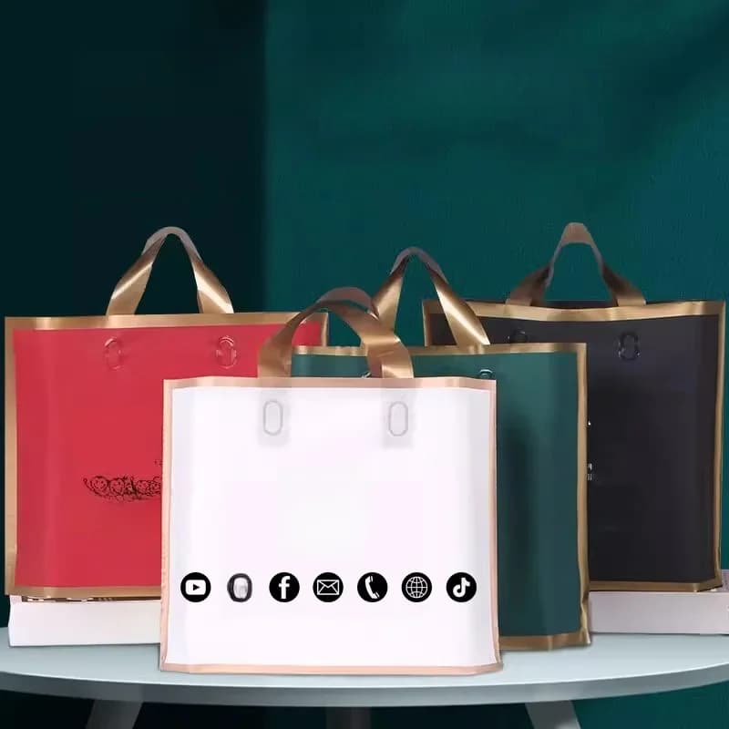 50 stuks aangepaste logo draagtassen gouden rand kleurrijke partij gunst tassen kleding verpakking boodschappentassen gedrukt logo
