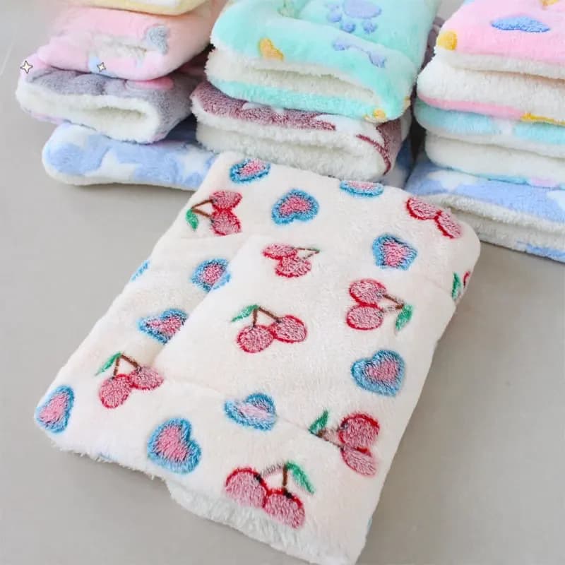 Verdikte Huisdier Zachte Fleece Pad Huisdier Deken Bed Mat voor Puppy Hond Kat Sofa Kussen Warm Houden Slapen Cover Kussen Thuis Tapijt Kot