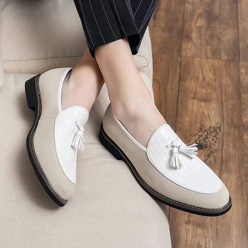 Luxe Merk Heren Vrijetijdsschoenen Mode Instappers Zakelijke Kantoorschoenen Heren Rij Kwastjes Comfortabele Slip-On Kwastschoenen