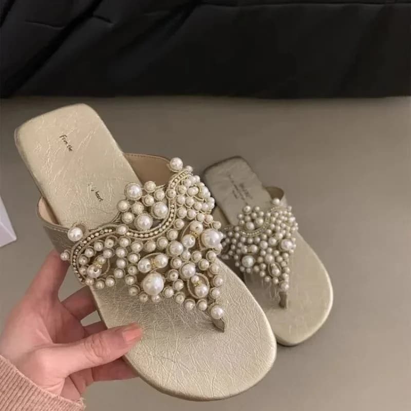 Platte Slippers Dames Zomer Nieuwe Parel Veelzijdige Etnische Zolen Clip-Teen Sandalen Met Zachte Zolen En Lage Hakken