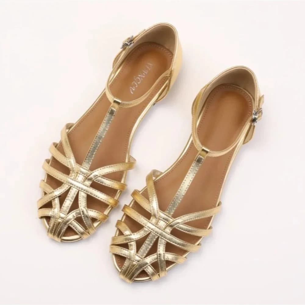 Gebreide holle platte teensandalen voor dames 2026 nieuwe zomerkleding, ademende, uit één stuk gemaakte gespsandalen, modieuze vakantie Romeinse