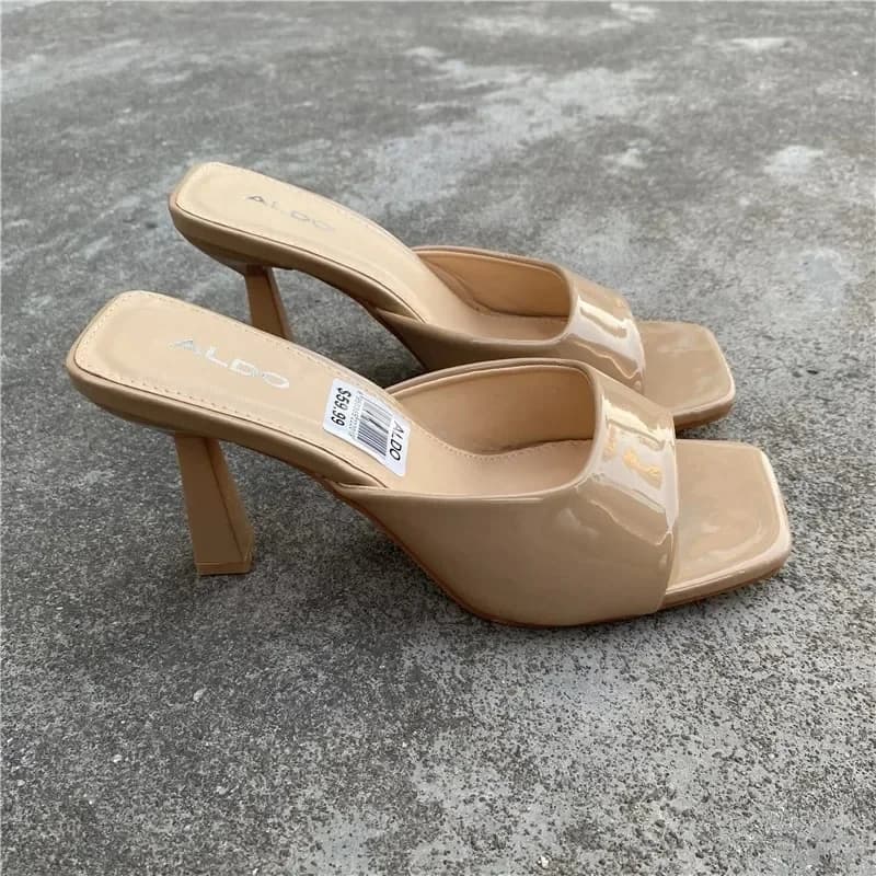 Nieuwe Damesschoenen Europese en Amerikaanse Mode Vierkante Kop Dunne Hoge Hak Sexy Slippers Vrouwen Zapatos De Mujer 2023