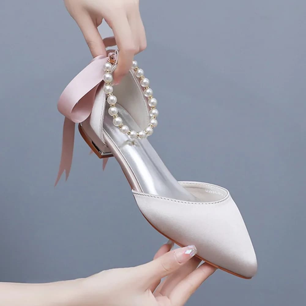 Trouwschoenen Bruid Platte Hak Puntige Holle Sandalen Vrouwen Wit Satijn Kralen Bruid Trouwjurk Schoenen Sandalias De Mujer
