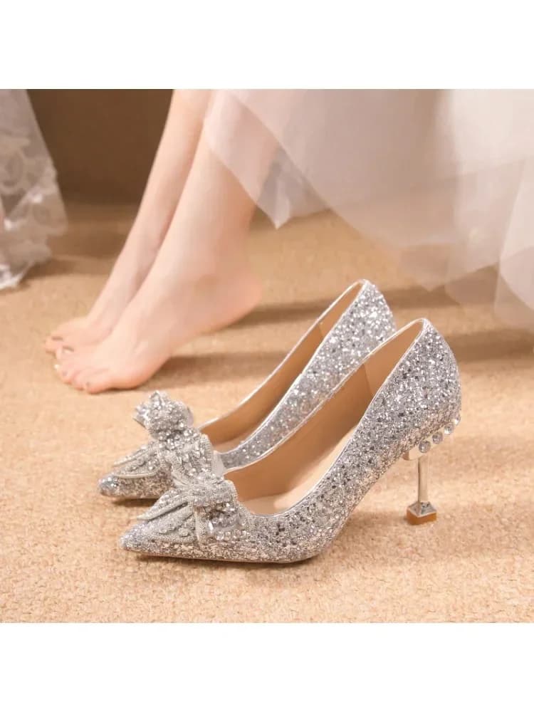 Nieuwe Dames Strass Trouwschoenen Jaarschoenen Luxe Gesp Decoratief Banket Damesschoenen Hoge Hakken Goud Zilver Rood