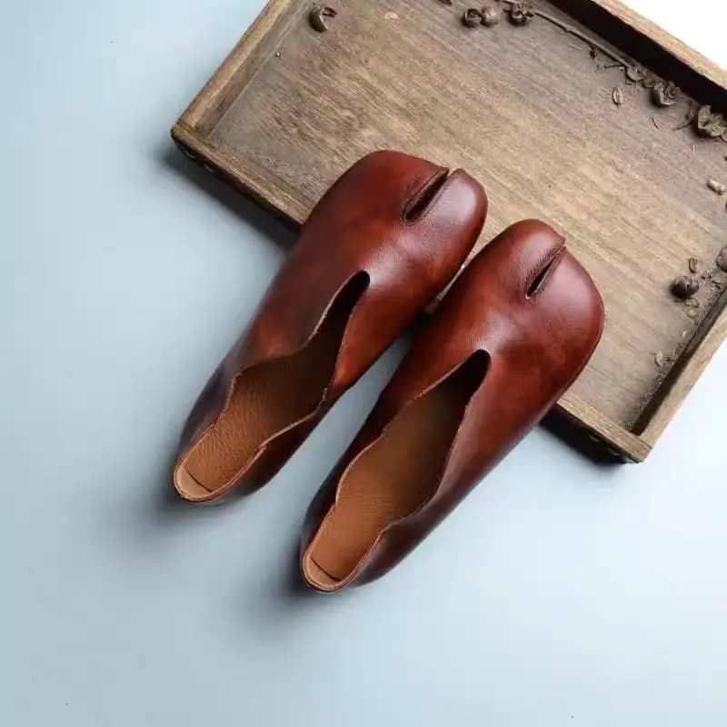 Careaymade-echt leer damesschoenen met zachte zool, koeienhuid high-end sense niche split-toe enkele schoenen met ondiepe mond en platte onderkant