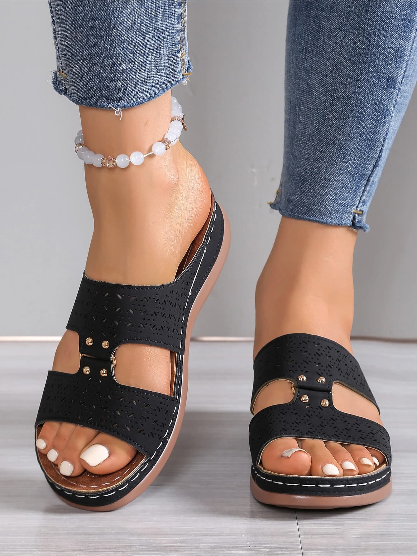 2026 Zomer Vrouwen Wig Slippers Ronde Neus Open Teen Sandalen Vintage Lederen Casual Vrouwelijke Platform Retro Schoenen
