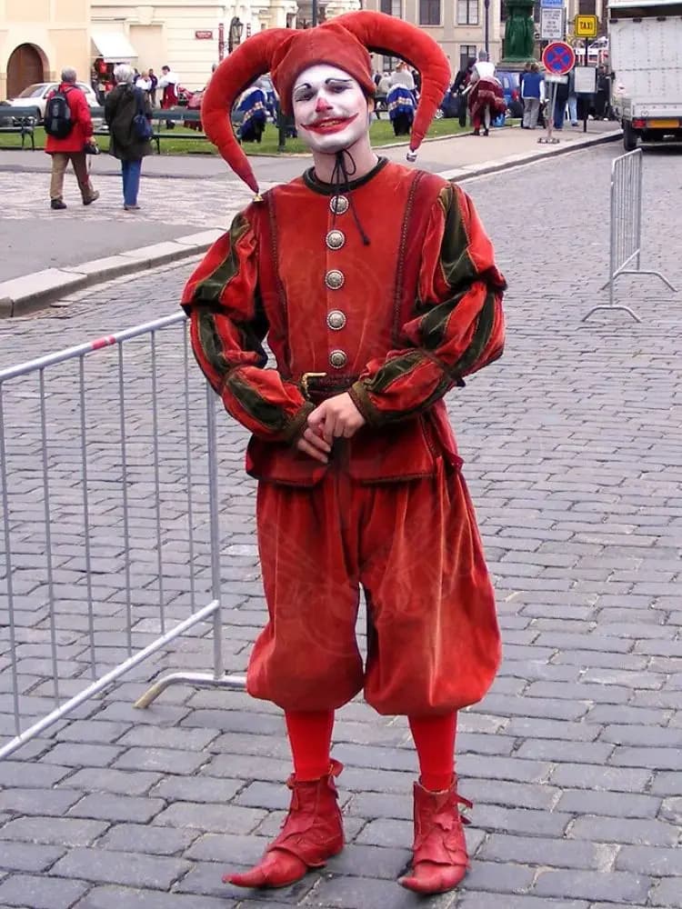 Middeleeuwse Renaissance Nar Kostuum Pak Ren Faire Tudor Clown Nar Kostuum Jas Broek Hoed Outfit voor Vrouwen Mannen Volwassen
