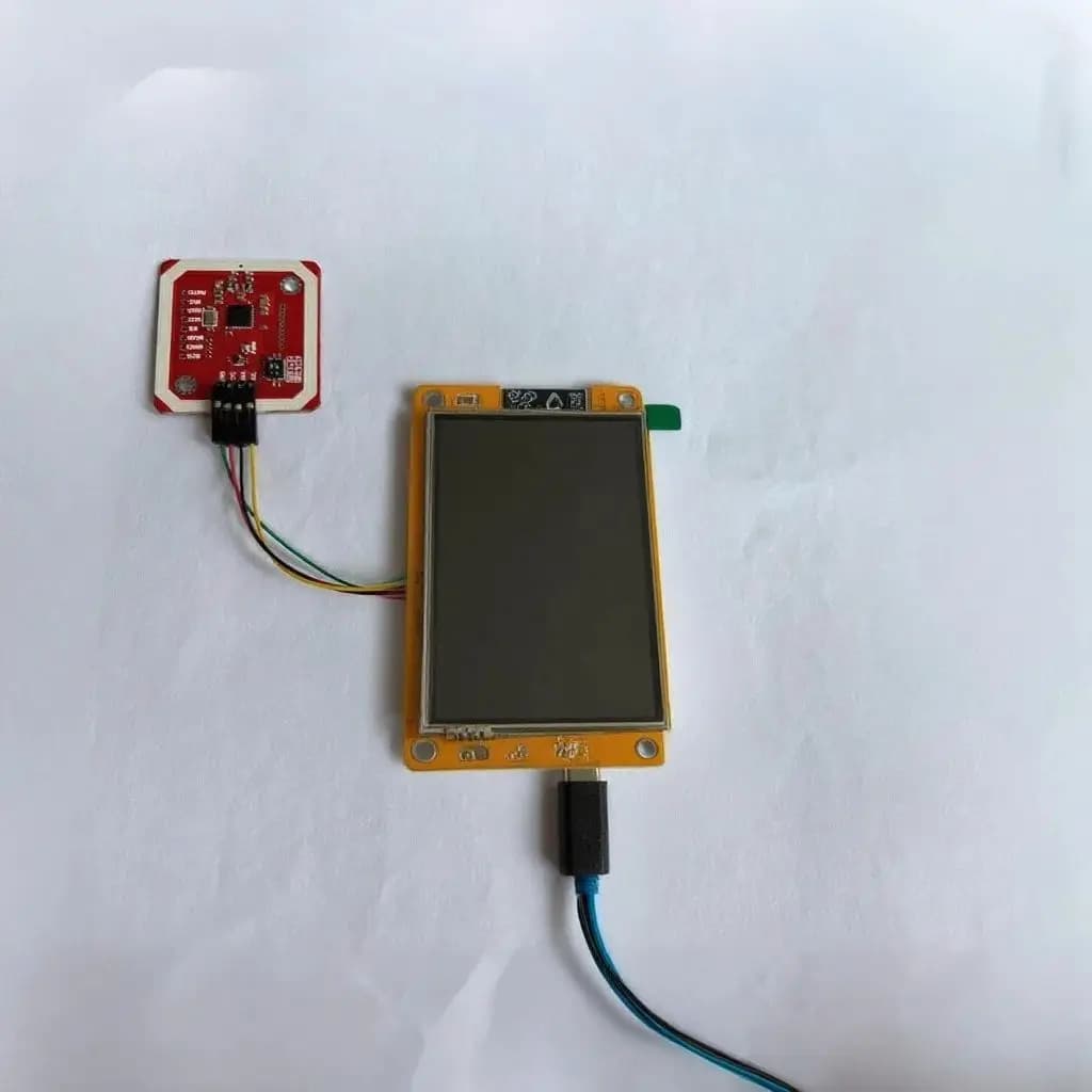 ESP32 Bruce CYD 2432S028 Wi-Fi Bluetooth NFC PN532 GNSS ATGM336H en defensieve tools zorgen voor een veilig en betrouwbaar draadloos netwerk.