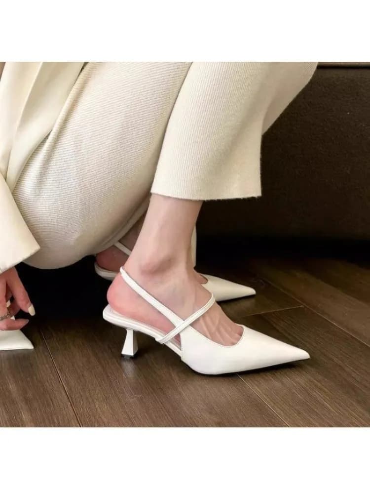 Niche Temperament Puntschoen Gesloten teen Sandalen met riem aan de achterkant voor dames 2025, nieuwe all-match schoenen met hoge hak