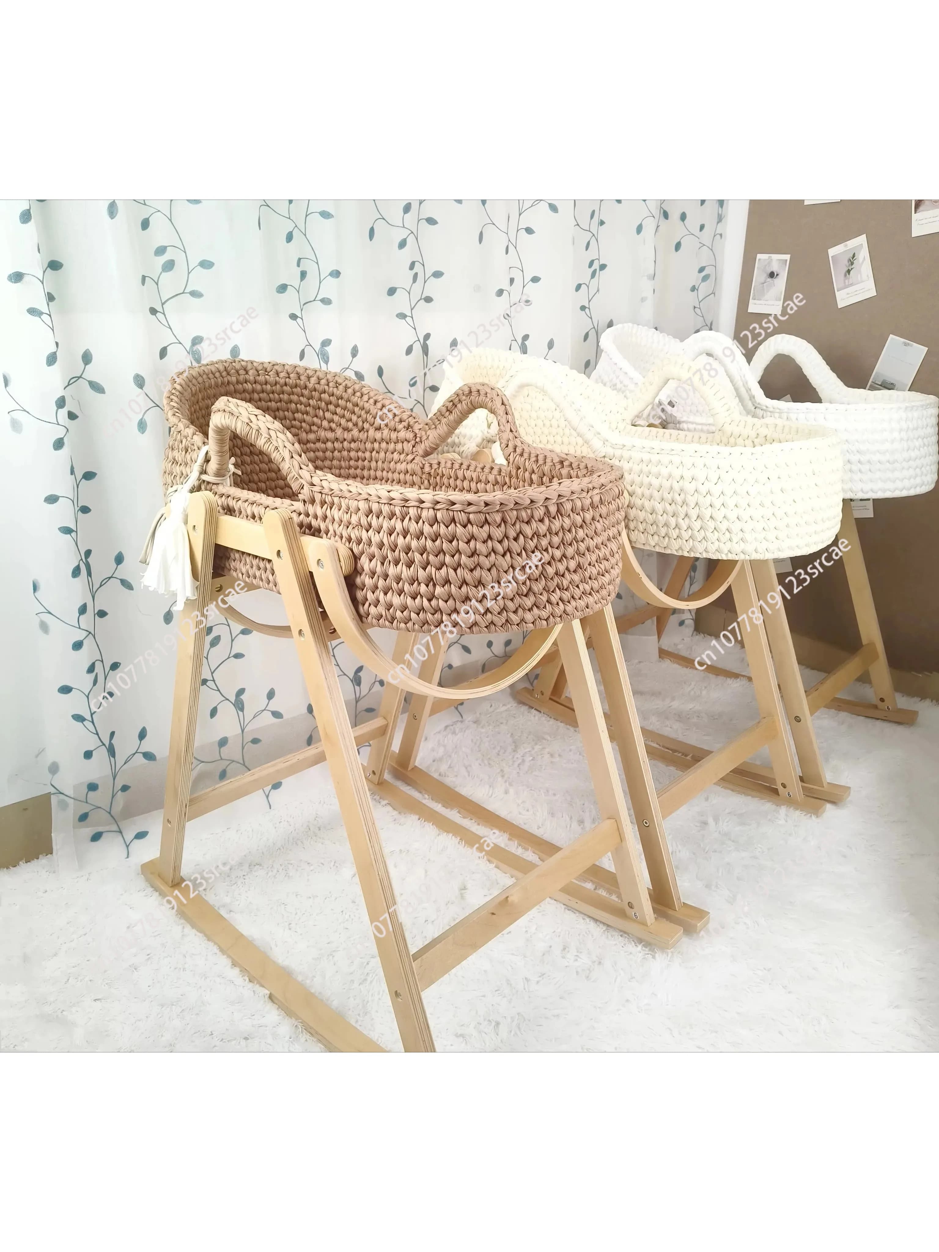 Babywieg Handgeweven beige gehaakte wieg Draagbare Mozesmand Pasgeboren ligstoel met houten standaard en zachte matras