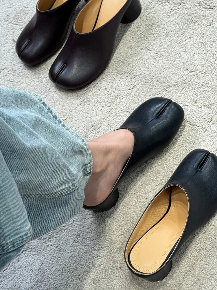Tibi schoenen met gespleten teen Dames Hoge hakken Echt leren sandalen Zwarte sandalen Peeptoe pantoffels Schapenvacht Luxe schoenen
