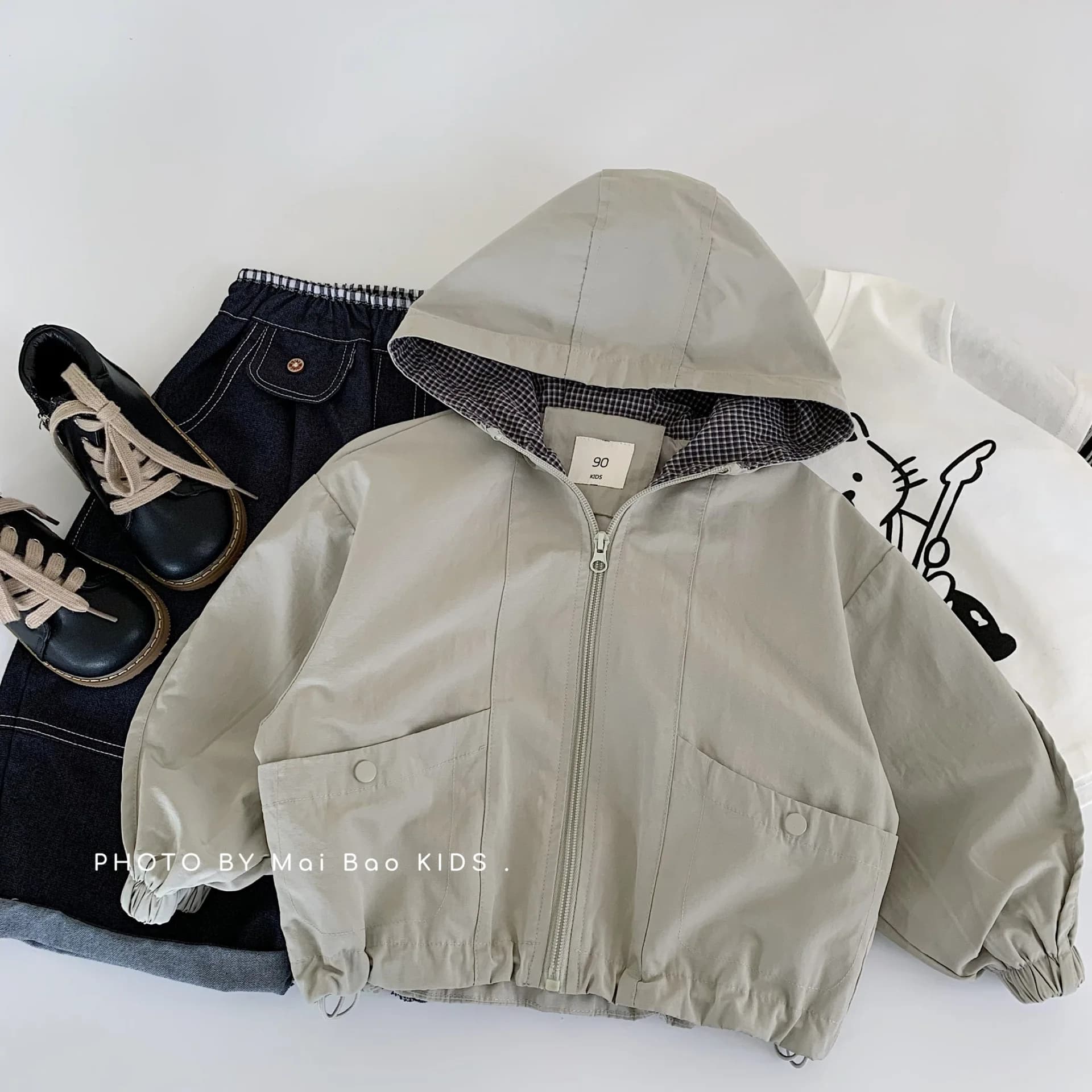 Kinderkleding Casual kinderjas 2025, herfst nieuwe modieuze Koreaanse stijl jongens effen kleur capuchon, stijlvolle jas