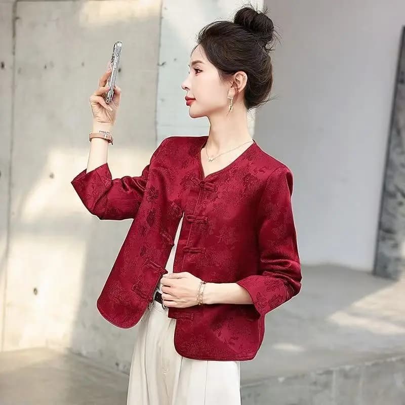 Chinese traditionele top Tang rode jacquard geborduurde jas met knopen, herfst lente bovenkleding moderne Chinese kleding