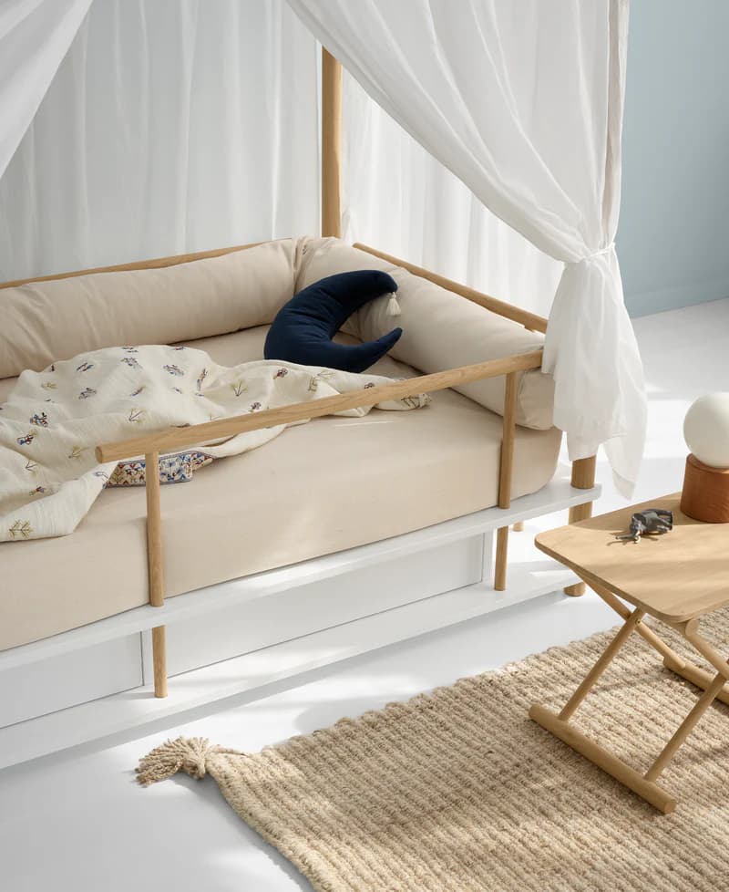Oliver Furniture - Camp bed guard, oak