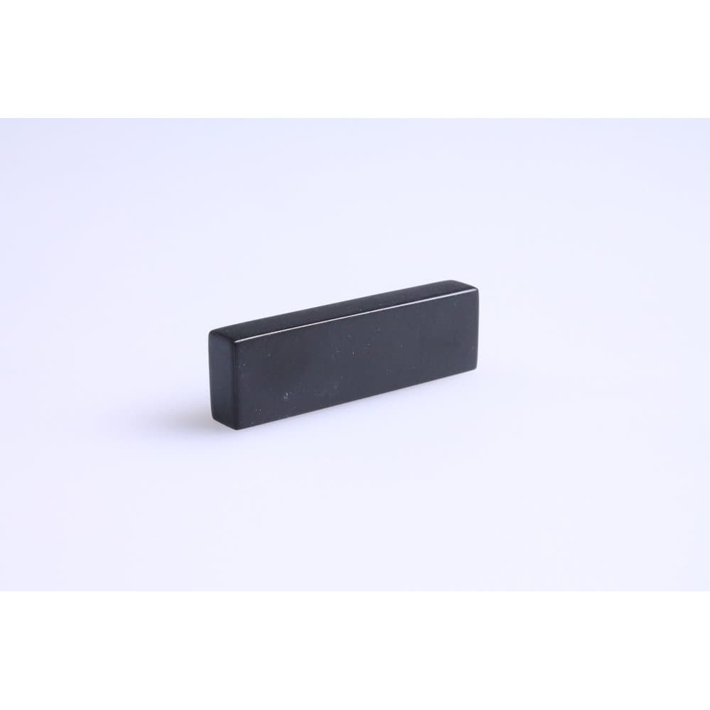 Mat zwarte meubelknop PICCOLO rechthoekig 8x50 mm