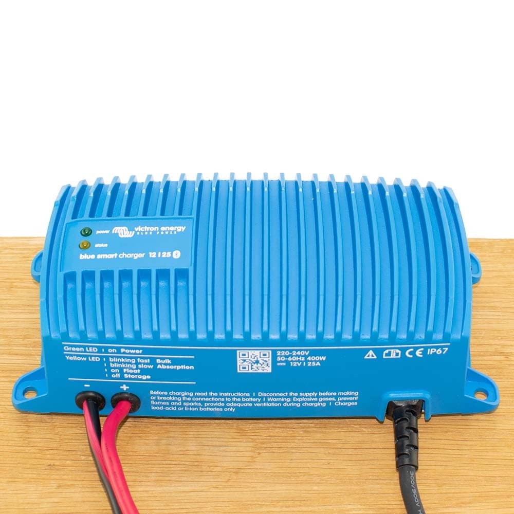 Blue Smart IP67 Acculader 12/25