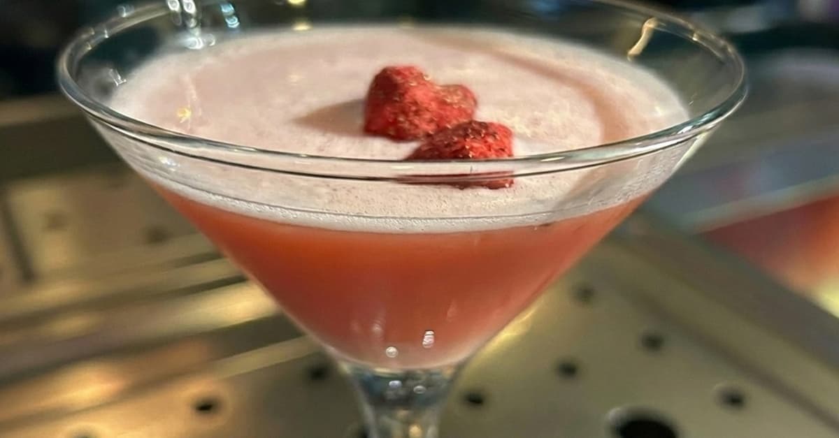 Bottoms up: gin of cocktail experience