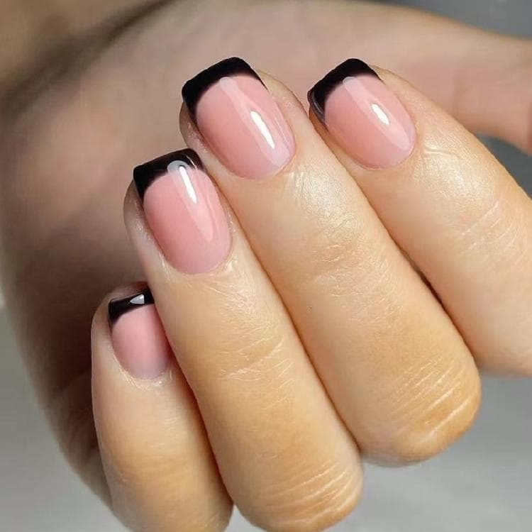 24x Zwarte French Tip Kunstnagels Eenvoudige Press-On Nagels Korte Vierkante Volledige Dekking Stick-On Nagels Acryl Nagels voor Dagelijks Gebruik