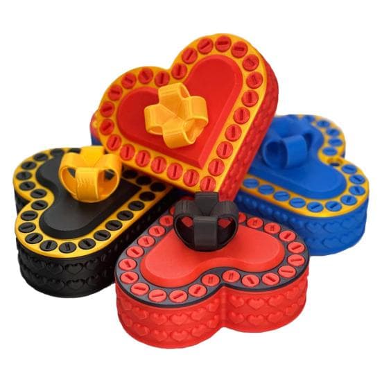 Liefdeshart Irritante Cadeaudoos met Schroeven 3D Geprint Kerst Puzzel Cadeaudoos Prank Doos Huis Kantoor Bureau Decoratie Ornament Grap Gag Cadeau 8c