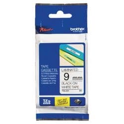 Brother Tze221 - gel. zelfklevend tape - zwart op wit - rol (0.9 cm x 8 m) 1 rol(len) -voor p-touch oa. gl-h100. h105. pt-1290. 3600. d210. d400.