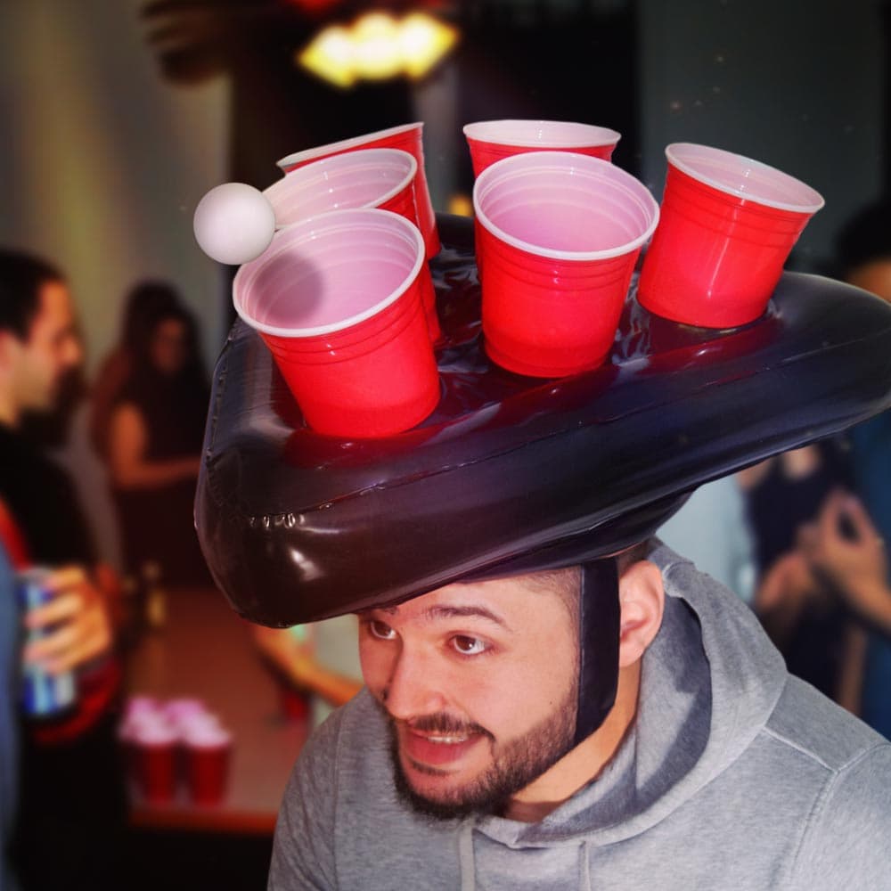 Beer Pong Hoed - Opblaasbaar - Inclusief Bekers & Ballen - Feestspel