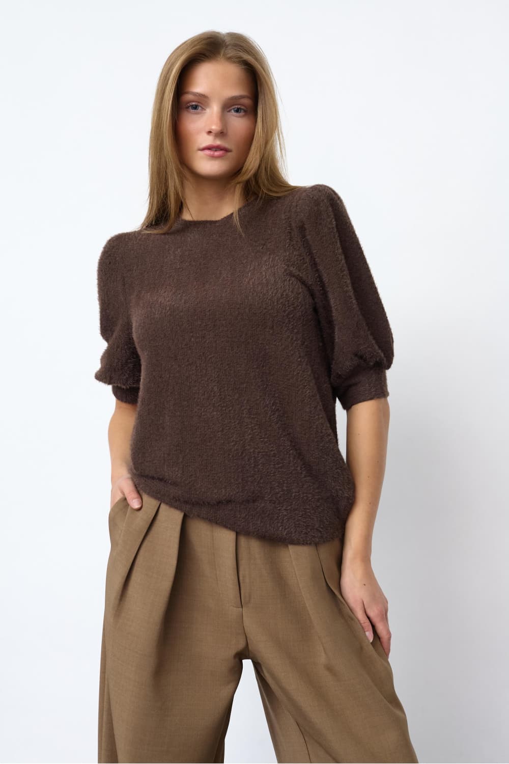 SisterS point bruine dames trui | Ronde hals | Regular fit | Geen zakken | Structuur patroon | Korte mouw