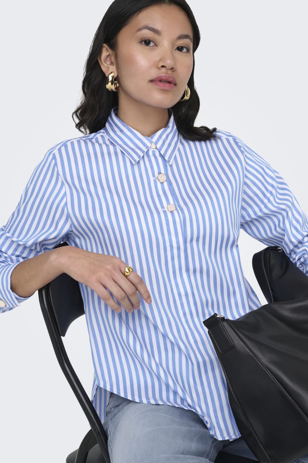 Only blauwe dames blouse | Punt kraag | Regular fit | Streep patroon | Knoopsluiting | Duurzaam | Lange mouw
