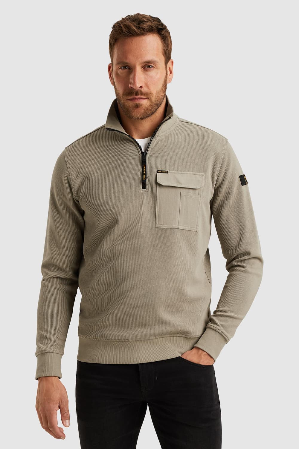 PME legend beige heren trui | High neck halslijn | Regular fit | Borstzakken | Structuur patroon | Ritssluiting | Duurzaam | Lange mouw