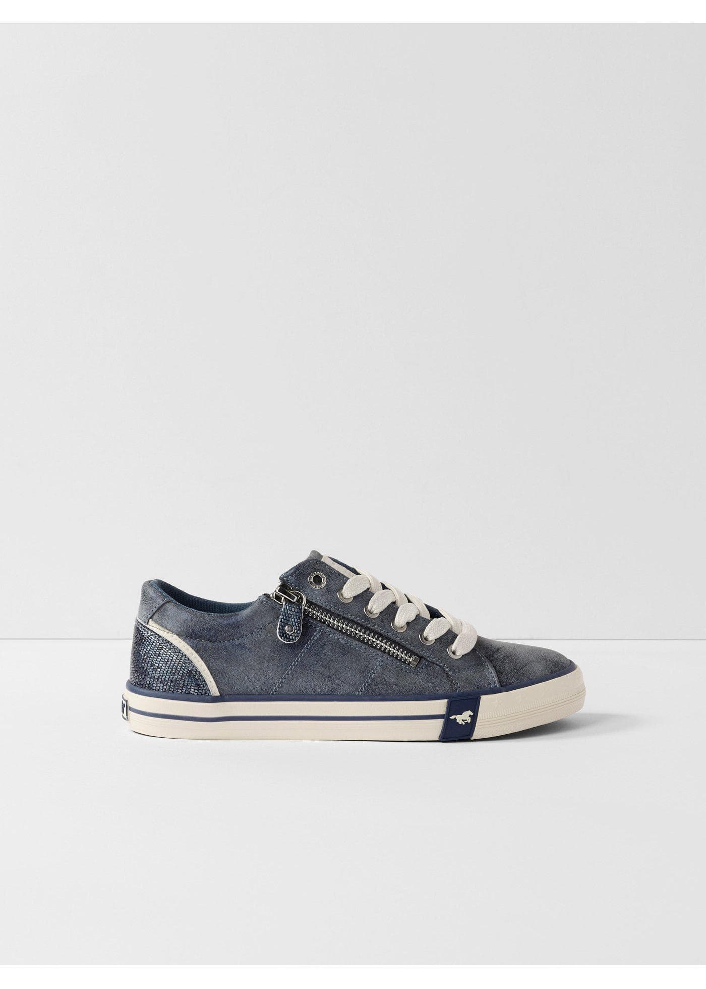 Sneakers van Mustang