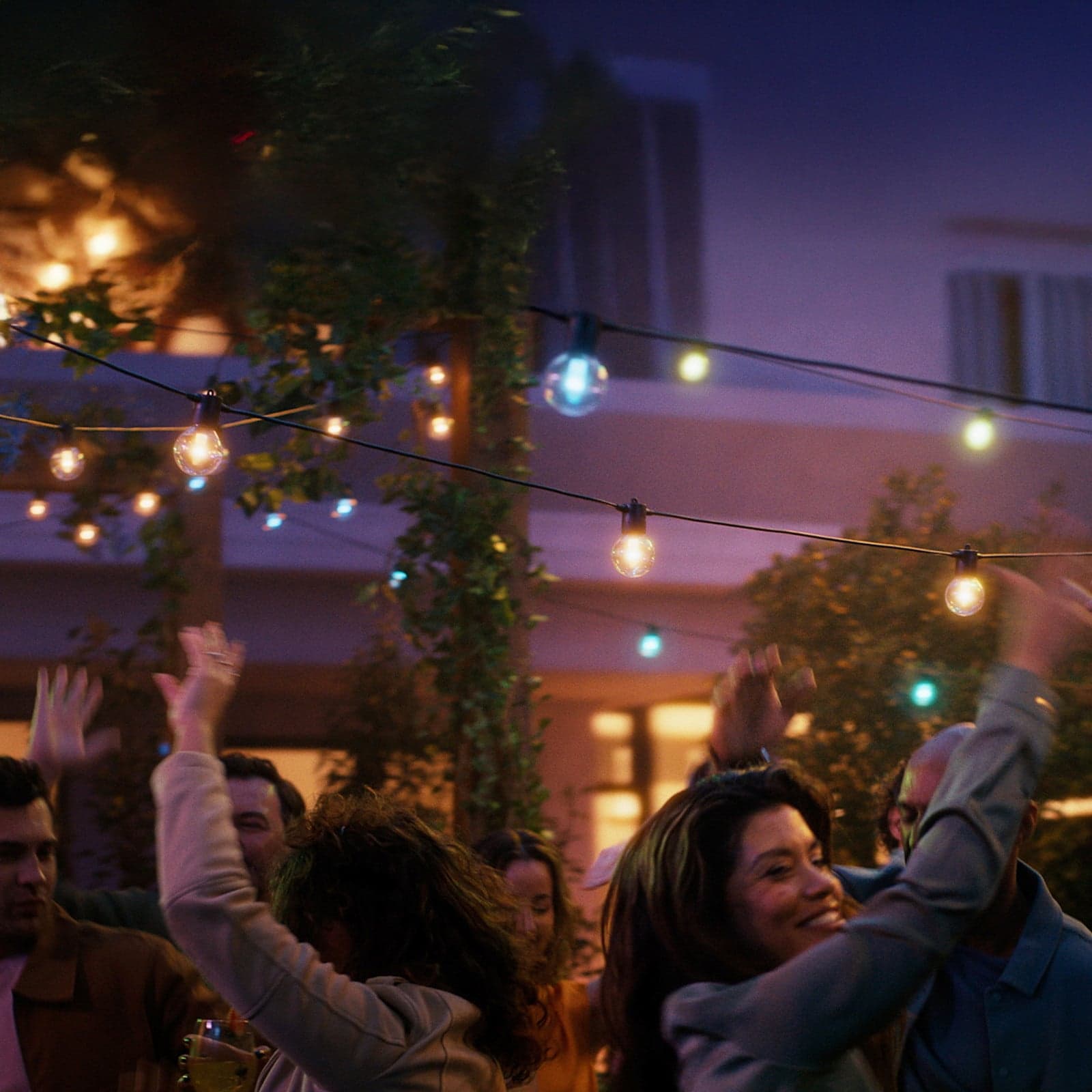 Festavia Globe-lichtketting 14 m 20 lampjes IP65 - Philips Hue - Balkon - Modern - Metaal - Meerdere lampen